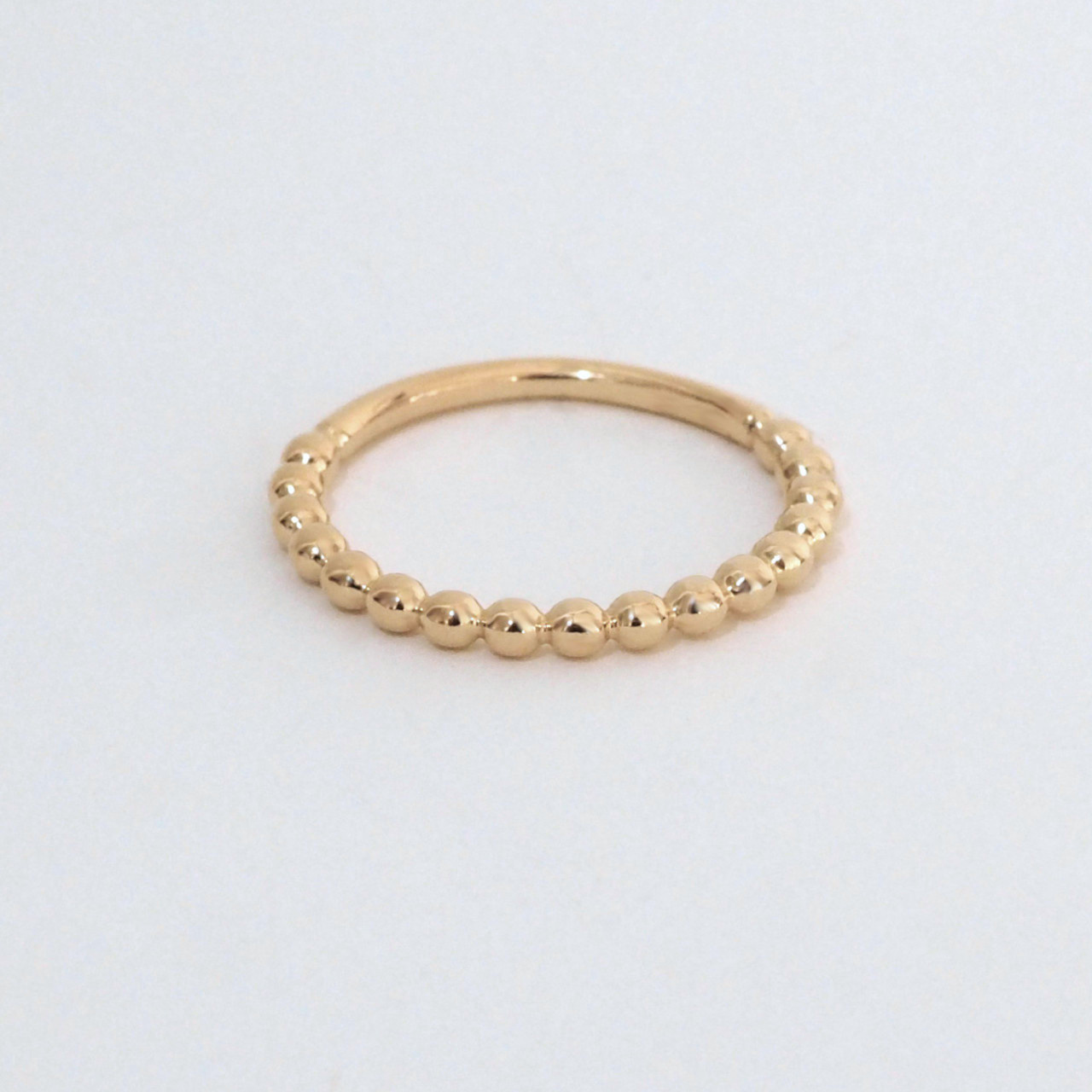 ゴールドの細身リング